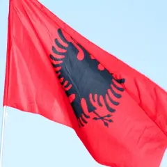 Ile trwa lot z Warszawy do Tirany? Zaskakujące fakty o czasie przelotu