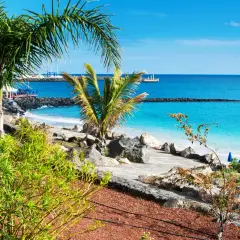 Ile trwa lot na Lanzarote z Warszawy? Poznaj zaskakujące fakty