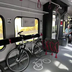 Wygodny transport rowerem w pociągu PKP. Dowiedz się, jak kupić bilet na rower, by podróżować bez przeszkód.