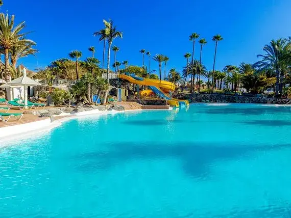 Najcieplejsza wyspa kanaryjska w grudniu – Fuerteventura czy inne?