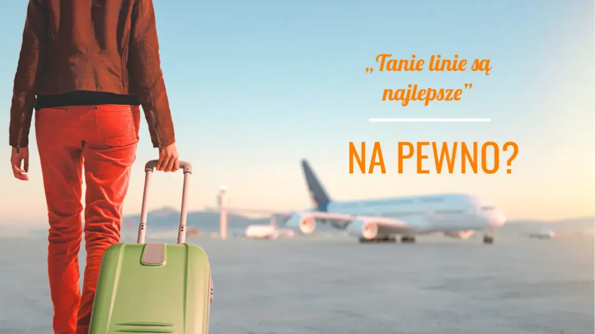 Osoba z walizką na lotnisku, obok samolotu. Czy tanie linie lotnicze w Polsce są najlepsze?