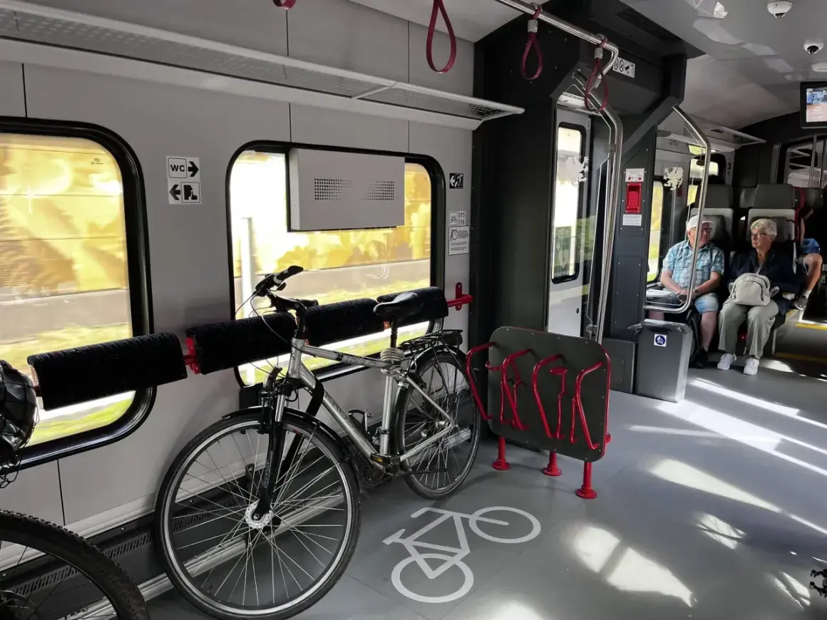 Wygodny transport rowerem w pociągu PKP. Dowiedz się, jak kupić bilet na rower, by podróżować bez przeszkód.