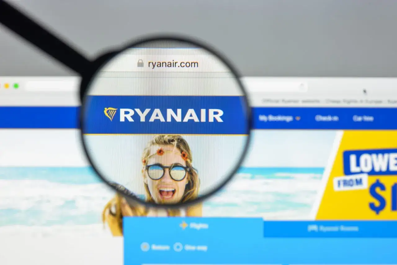 Szukasz tanich lotów? Sprawdź, kiedy są najtańsze bilety lotnicze Ryanair na stronie ryanair.com.
