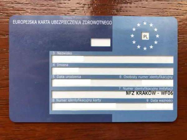 Europejska Karta Ubezpieczenia Zdrowotnego (EKUZ) z napisem NFZ KRAKÓW.