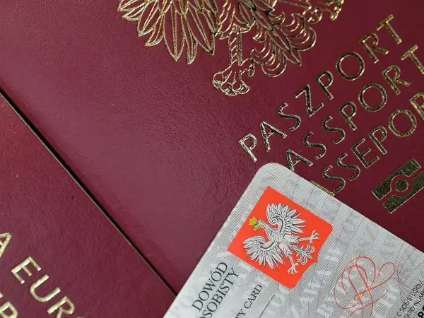 Polski paszport i dowód osobisty. Planujesz podróż do Armenii? Potrzebujesz wizy?